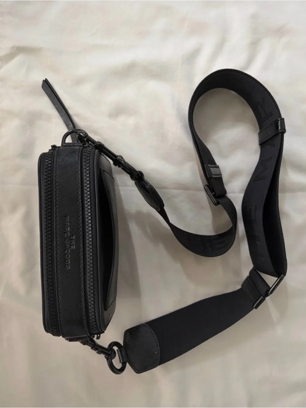 Marc Jacobs compact marc